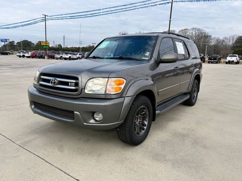 Used 2003 Toyota Sequoia Limited image 1