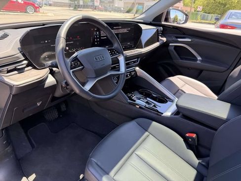 Certified 2025 Audi Q5 Premium w/ Convenience Package AWD/4WD image 12