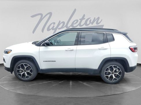 Used 2025 Jeep Compass Limited AWD/4WD image 4