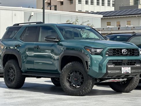 Used 2026 Toyota 4Runner TRD Off-Road Premium AWD/4WD image 2