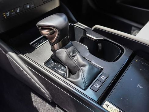 Used 2025 Lexus ES 300h w/ Premium Package FWD image 22