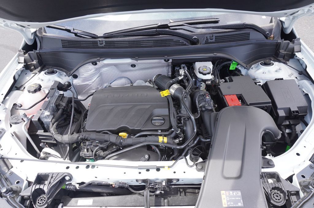 New 2026 Buick Envista Sport Touring FWD image 8