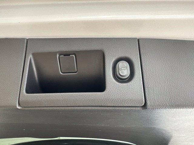 Used 2019 Chevrolet Tahoe Premier w/ Premier Plus Edition AWD/4WD image 39