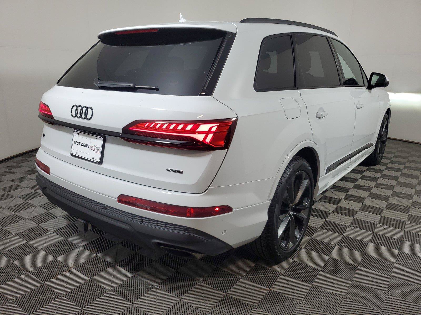 Used 2026 Audi Q7 3.0T Premium Plus AWD/4WD image 6