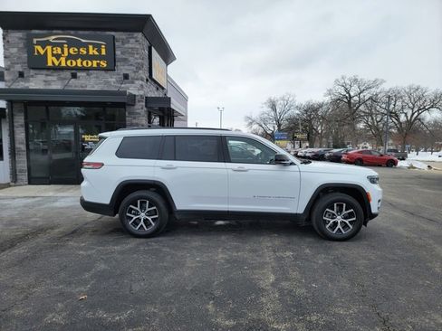 Used 2024 Jeep Grand Cherokee L Limited w/ Luxury Tech Group II image 8