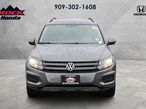 Used 2015 Volkswagen Tiguan SE image 2