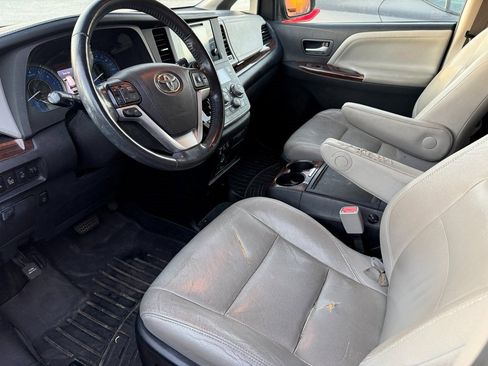 Used 2015 Toyota Sienna Limited Premium image 9