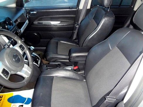 Used 2017 Jeep Compass Latitude image 16