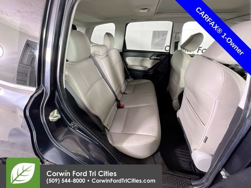 Used 2015 Subaru Forester 2.5i Touring AWD/4WD image 17