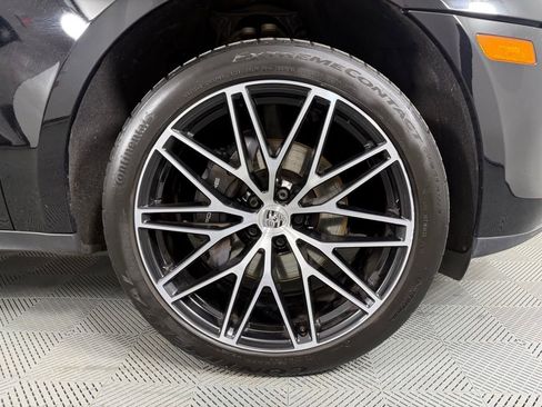Certified 2023 Porsche Macan image 13