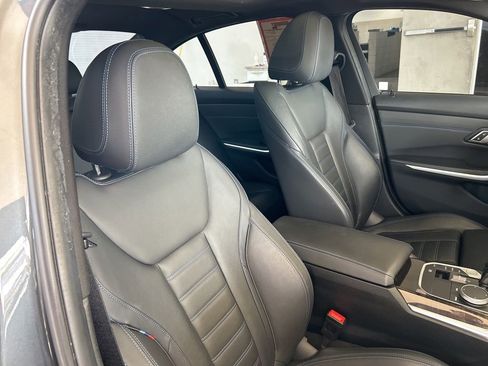 Used 2019 BMW 330i Sedan w/ M Sport Package image 19