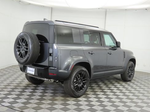 Used 2026 Land Rover Defender 110 S AWD/4WD image 5
