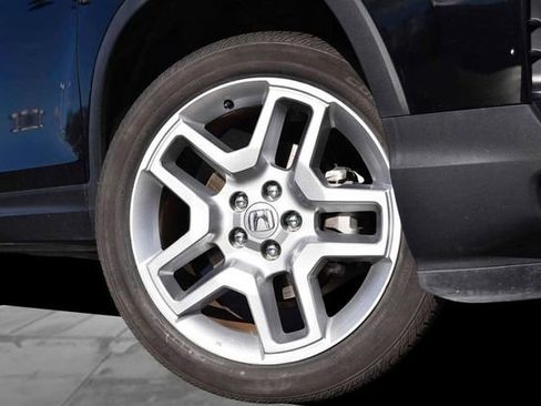 Certified 2024 Honda Passport EX-L image 3