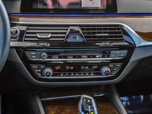 Used 2018 BMW 540i w/ M Sport Package RWD image 30