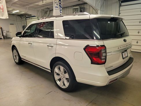 Used 2023 Ford Expedition Platinum image 4