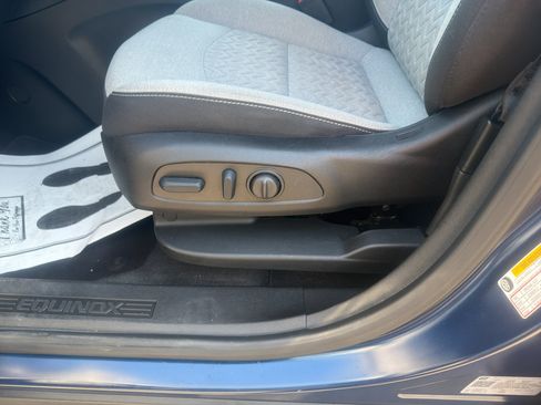 Used 2022 Chevrolet Equinox LS FWD image 18