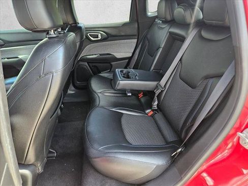 Used 2024 Jeep Compass Latitude AWD/4WD image 13