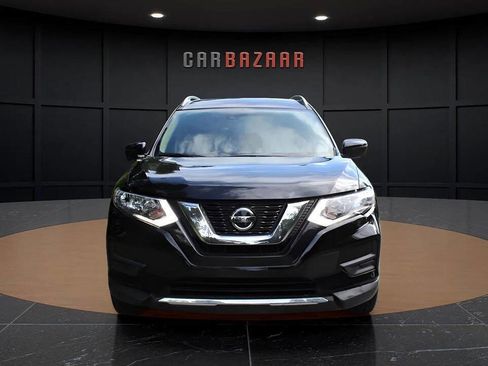 Used 2019 Nissan Rogue SV w/ Premium Package image 2