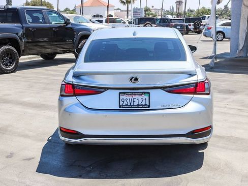 Used 2025 Lexus ES 300h w/ Premium Package FWD image 8