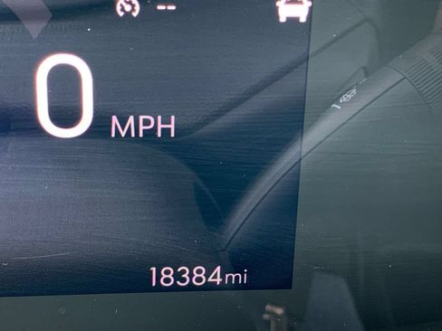 Used 2025 Buick Encore GX Preferred AWD/4WD image 39