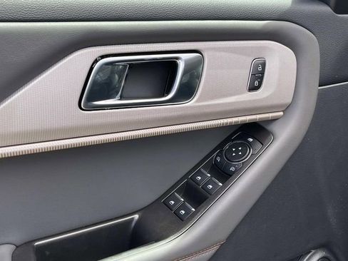 New 2025 Ford Explorer Active image 6