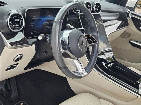 Used 2023 Mercedes-Benz GLC 300 4MATIC image 9