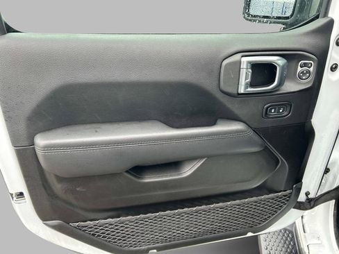 Certified 2022 Jeep Wrangler Unlimited Sahara AWD/4WD image 23