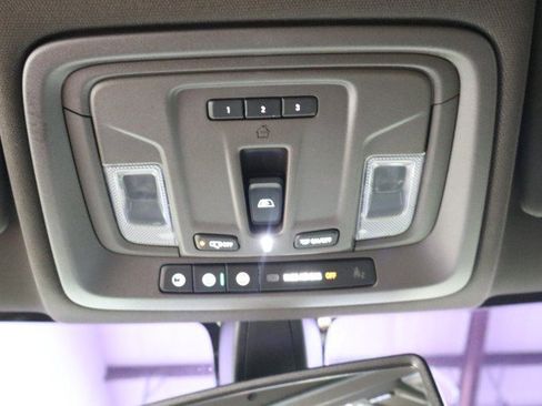 Used 2020 GMC Sierra 1500 SLT AWD/4WD image 70
