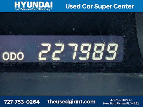 Used 2011 Toyota Highlander SE w/ Tow Pkg FWD image 39