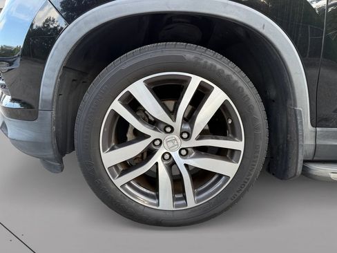 Used 2018 Honda Pilot Touring image 28