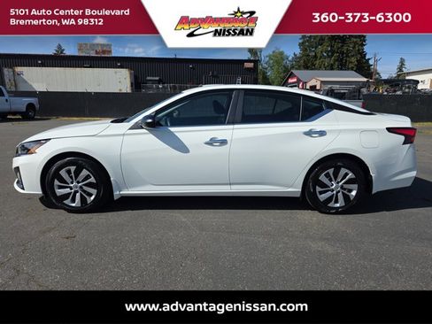 Used 2025 Nissan Altima 2.5 S FWD image 2