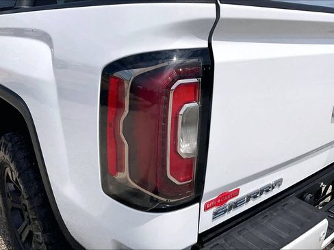 Used 2017 GMC Sierra 1500 SLT w/ All Terrain X Package AWD/4WD image 20
