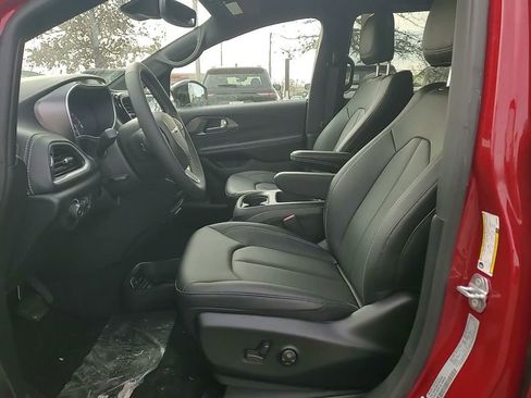 New 2026 Chrysler Pacifica Select image 21