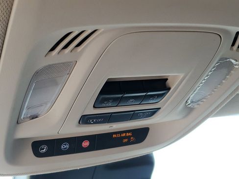 Used 2021 Buick Envision Essence w/ Sport Touring Package FWD image 23