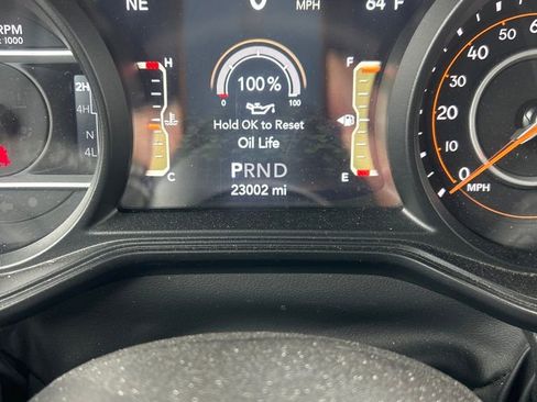 Used 2025 Jeep Wrangler Unlimited Rubicon image 15