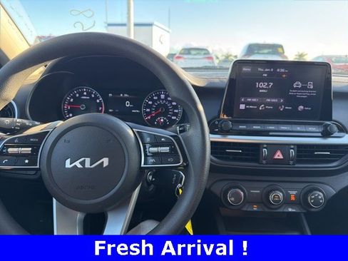 Used 2023 Kia Forte LXS image 9