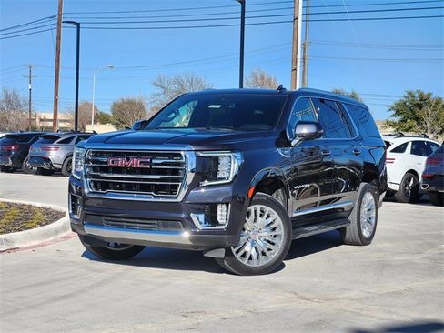 Used 2023 GMC Yukon SLT w/ SLT Premium Package image 2