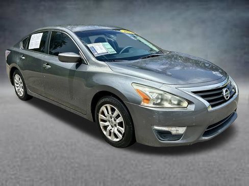 Used 2015 Nissan Altima 2.5 S FWD image 3