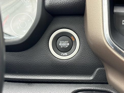 Used 2022 RAM 1500 Laramie AWD/4WD image 19