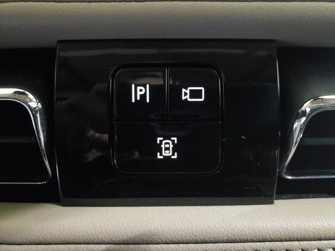 Used 2023 Lincoln Nautilus Reserve w/ Equipment Group 202A image 18