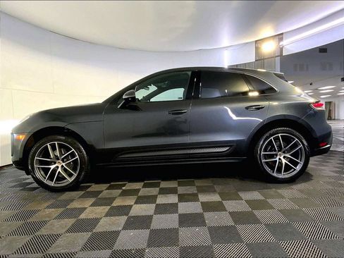 Certified 2024 Porsche Macan AWD/4WD image 2