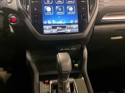 Used 2025 Subaru Forester Premium image 32