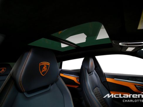 Used 2022 Lamborghini Urus AWD/4WD image 30