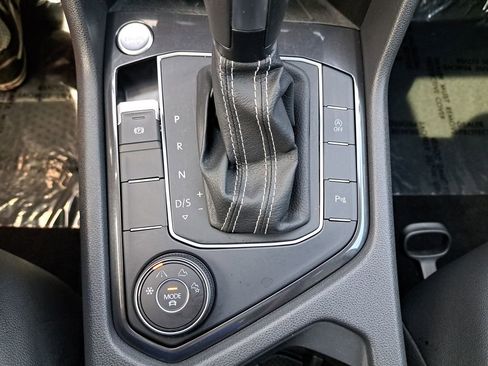 Used 2021 Volkswagen Tiguan SEL AWD/4WD image 27