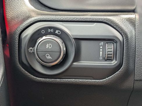 Used 2023 Jeep Gladiator Sport AWD/4WD image 19