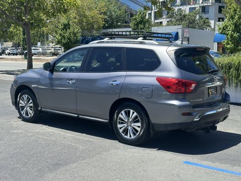 Used 2020 Nissan Pathfinder S FWD image 12