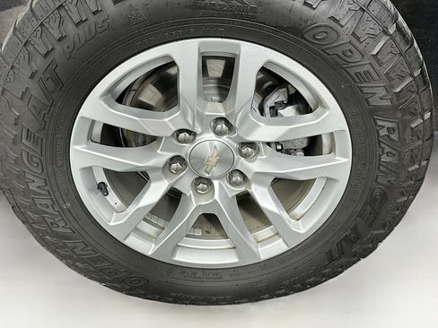 Used 2022 Chevrolet Tahoe LT w/ Luxury Package AWD/4WD image 11