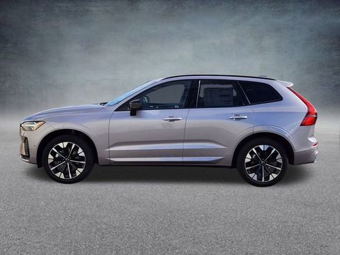 New 2026 Volvo XC60 B5 Plus w/ Climate Package image 4