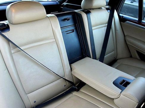 Used 2012 BMW X5 M image 21