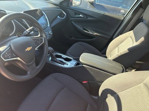 Used 2024 Chevrolet Malibu LT image 4